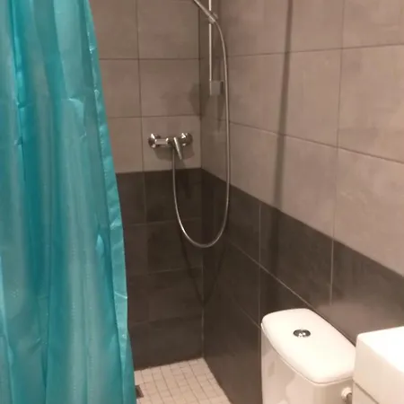 Mon Petit Nid D'amour Au Coeur Historique De Apartamento Fréjus