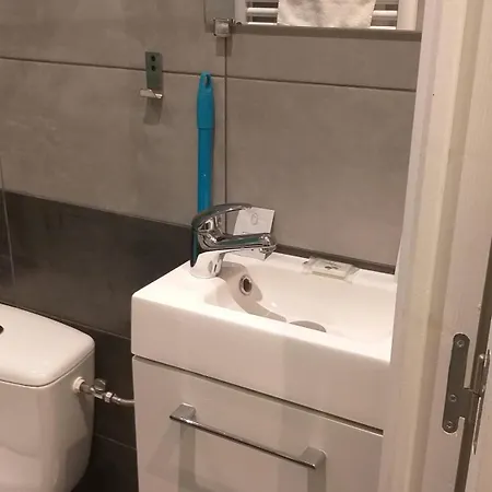 Mon Petit Nid D'amour Au Coeur Historique De Fréjus